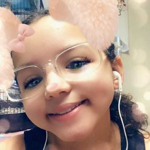 Meet your Posher, Paola